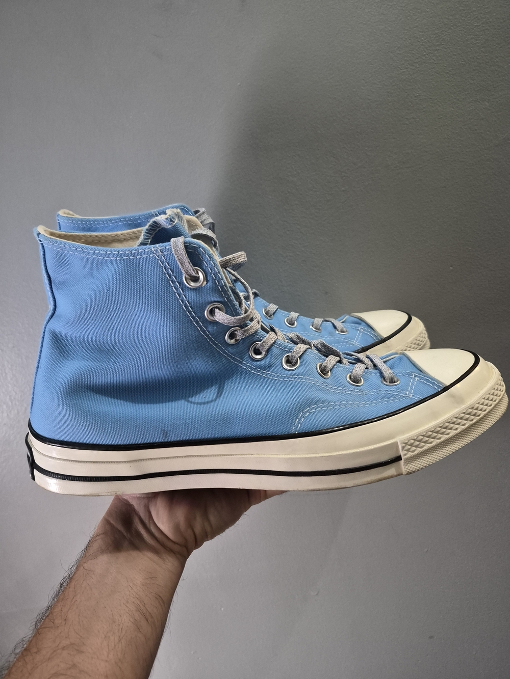 Classic High-Top Canvas Sneakers in Light Blue Converse Size 10.5
